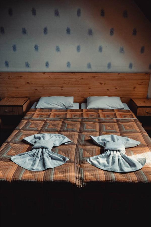 Tri Dorogi Hotel Lviv Kültér fotó