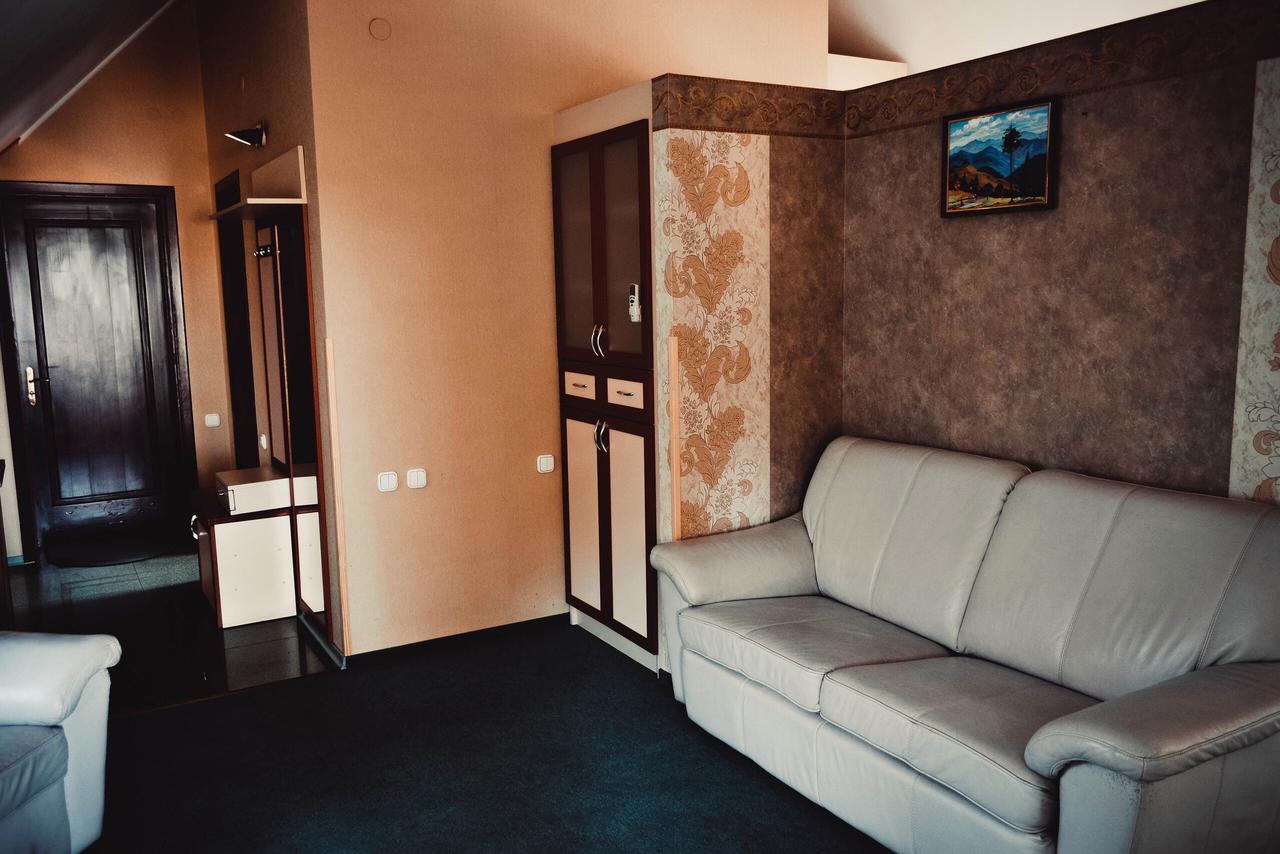 Tri Dorogi Hotel Lviv Kültér fotó