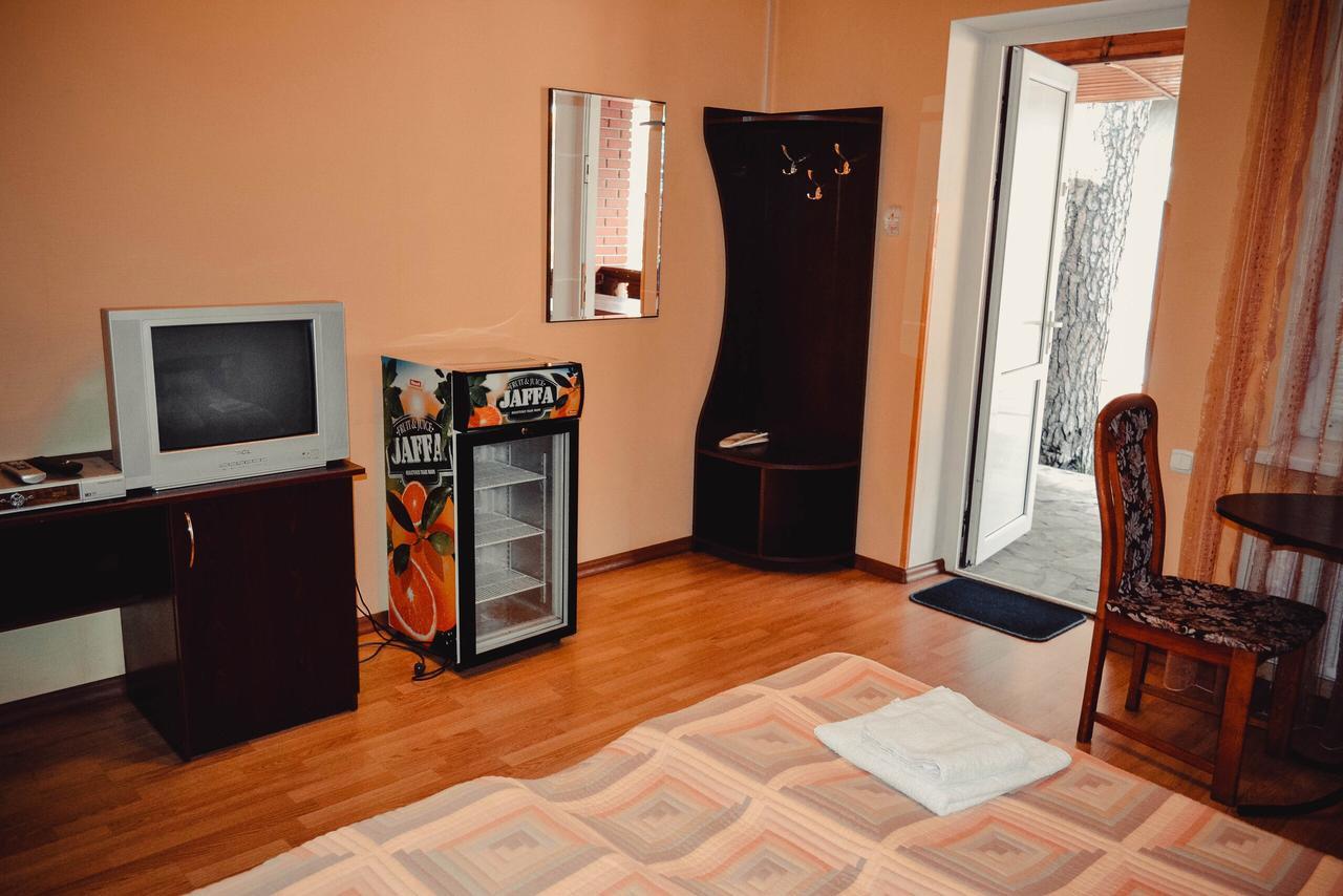 Tri Dorogi Hotel Lviv Kültér fotó